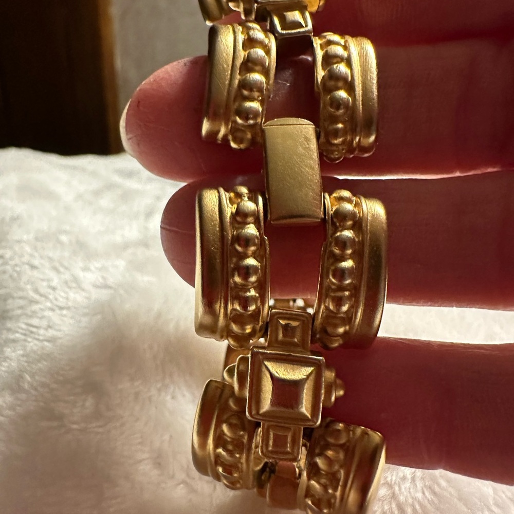 Elegant Gold Greek style braclet - Picture 5 of 5